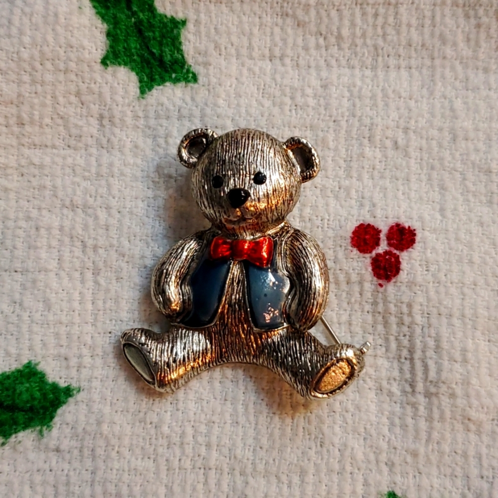 Holiday Bear Pin